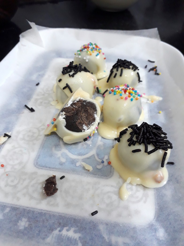 Oreo Cream Cheese Truffle