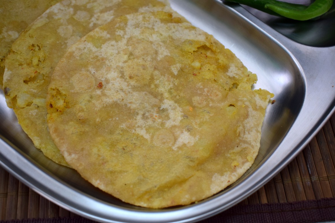 Stuffed Xacuti Aloo Poori